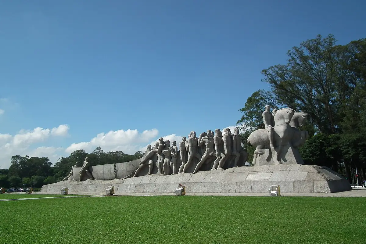 Monumento as Bandeiras Ibirapuera